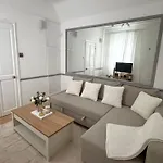 Cozy Home In Prime Location